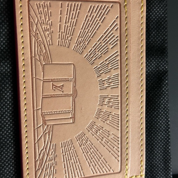 Louis Vuitton Beige Earth Trunk Card Holder - Picture 2 of 11